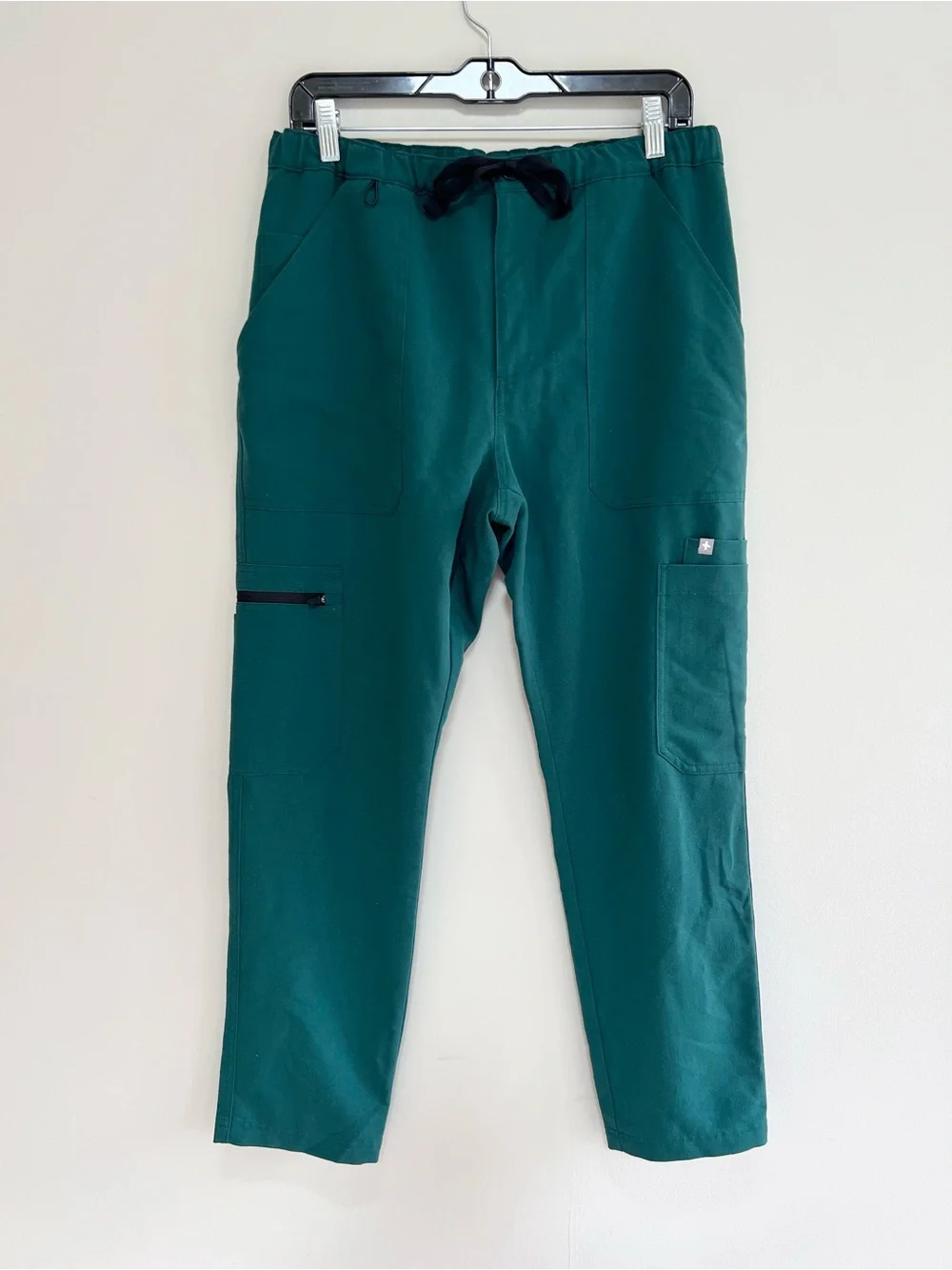 FIGS Men’s Cairo Cargo Straight Leg Scrub Pant in Forest Green (PO# 3872), M/S